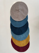 Laden Sie das Bild in den Galerie-Viewer, Merino Berets