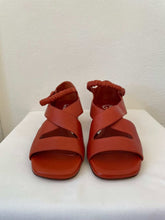 Laden Sie das Bild in den Galerie-Viewer, Paggi Sandalette
