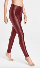 Laden Sie das Bild in den Galerie-Viewer, WOLFORD Leggings
