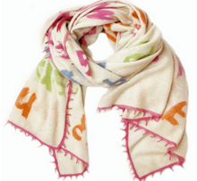 Laden Sie das Bild in den Galerie-Viewer, MA Schal letters
