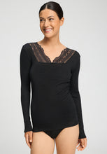 Laden Sie das Bild in den Galerie-Viewer, Hanro Shirt lace grey
