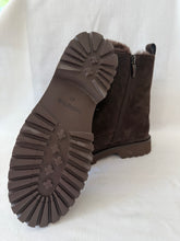 Laden Sie das Bild in den Galerie-Viewer, Laura Bellariva Fell Boots
