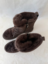 Laden Sie das Bild in den Galerie-Viewer, Laura Bellariva Fell Boots

