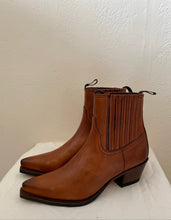 Laden Sie das Bild in den Galerie-Viewer, Ana Barone Cowboyboots, braun
